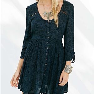 SHOP CLOSING TOMORROW! UO Ecote Blue Paisley Dress